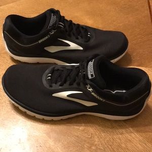 Brooks PureFlow 7 Women’s Running Shoes, size 9.5
